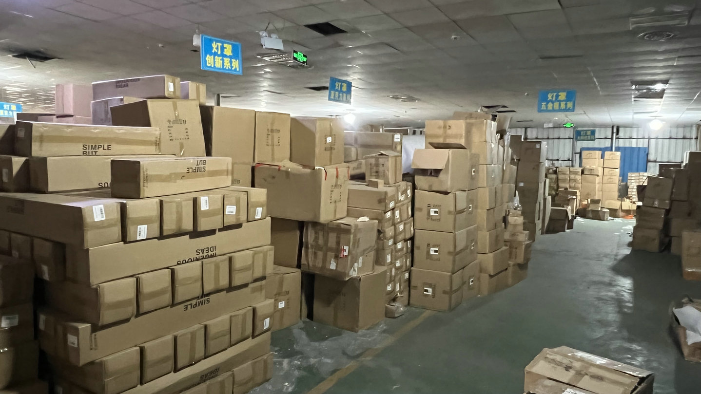 Warehouse shipment icon