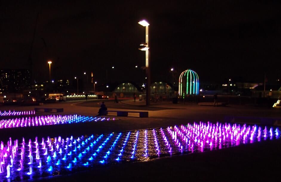 Underground path spotlighting effect