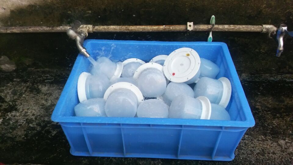 Waterproof testing of underwater light