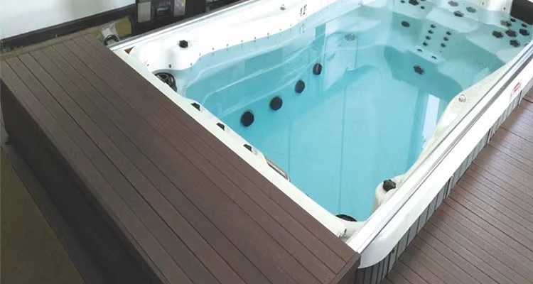 Electric swimming pool cover slats