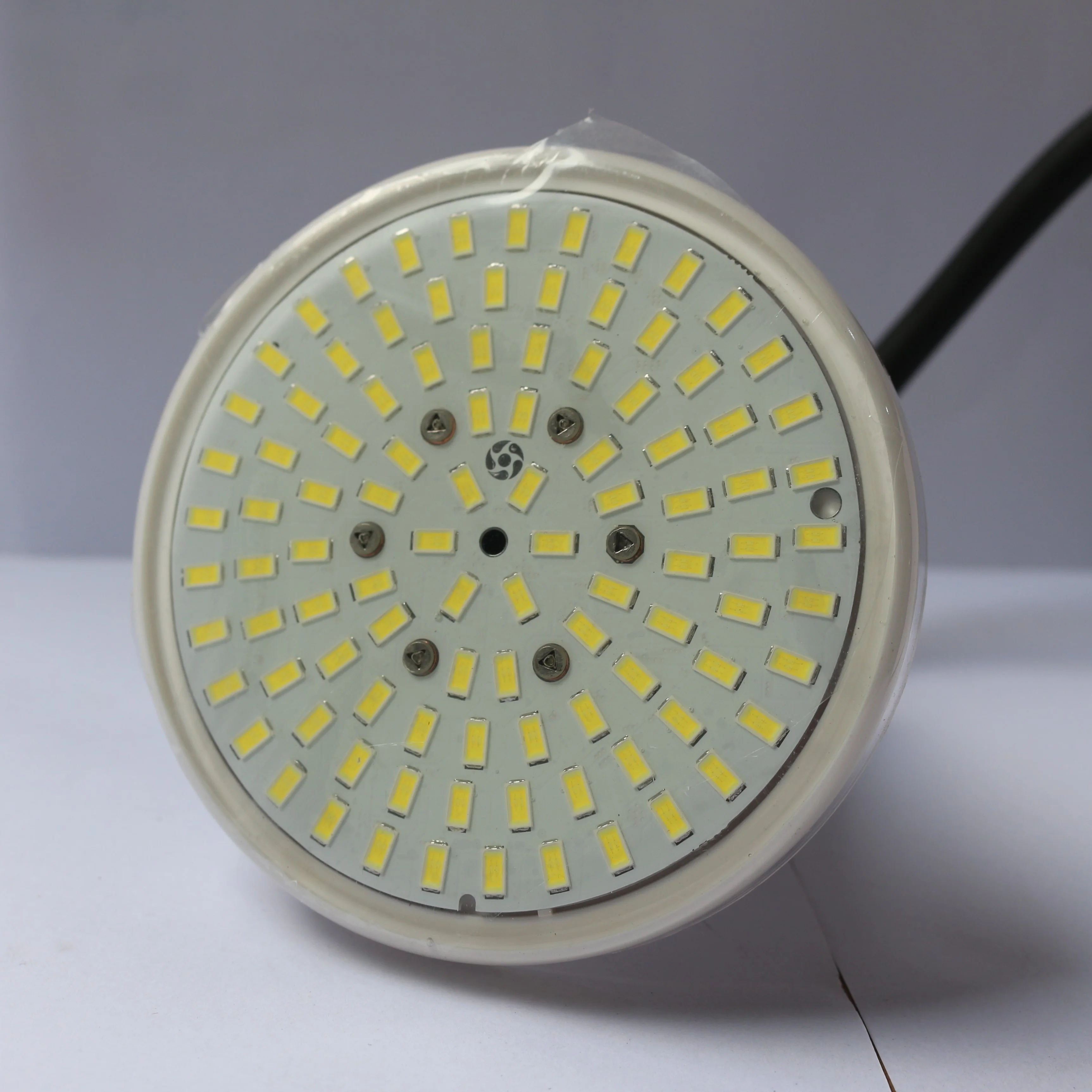 Hentech 1.5 Inch Ttrhread IP68 Rated PC Swimming Pool Light for Decorative Concrete Pools DC/AC 12V Input 2 -Year Warranty