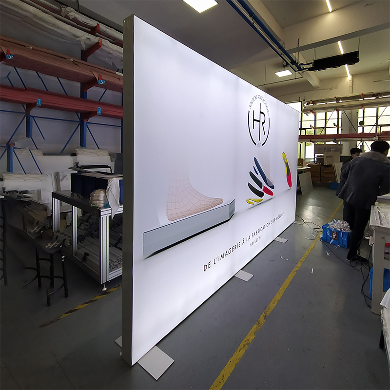 Customization Design Aluminum Frame Illuminated Fabric Standing Led Light Box For Advertising