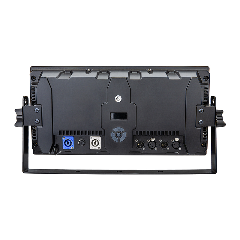 STORMI 1800CC LED Detail View 2