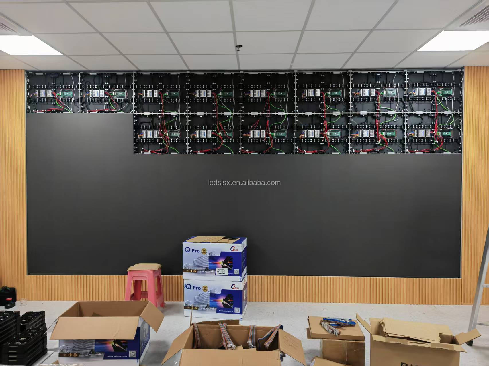 Seamless Splicing P1.8 LED Cabinet 640MMx480MM Indoor High-Def Display Panel