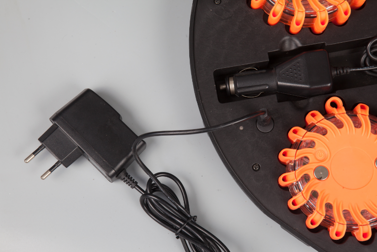 High Power Rechargeable Car Emergency Strobe Traffic LED Road Flares Warning Light