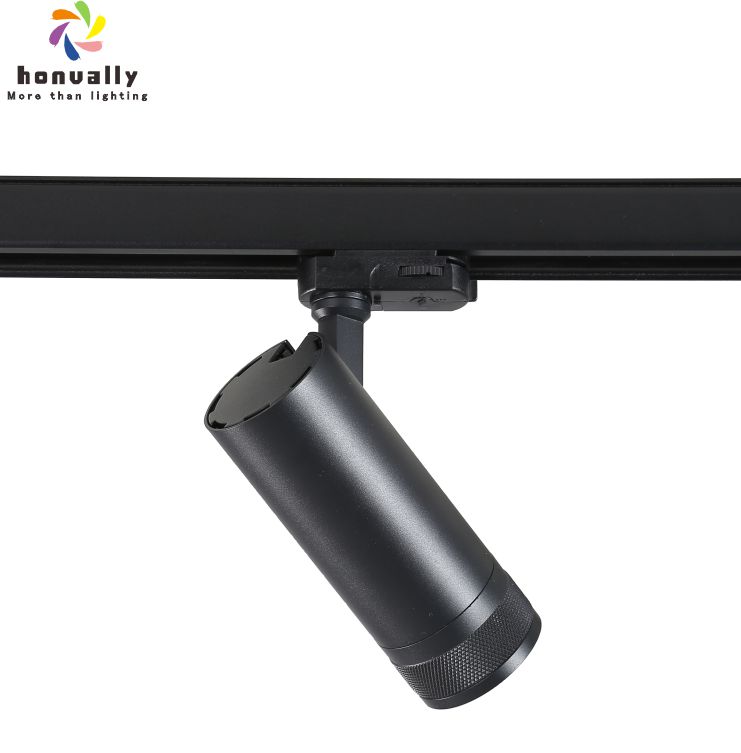 Dimmable Zoom LED Spotlight for Retail &amp; Living Room | Modern Slim Profile DALI Control