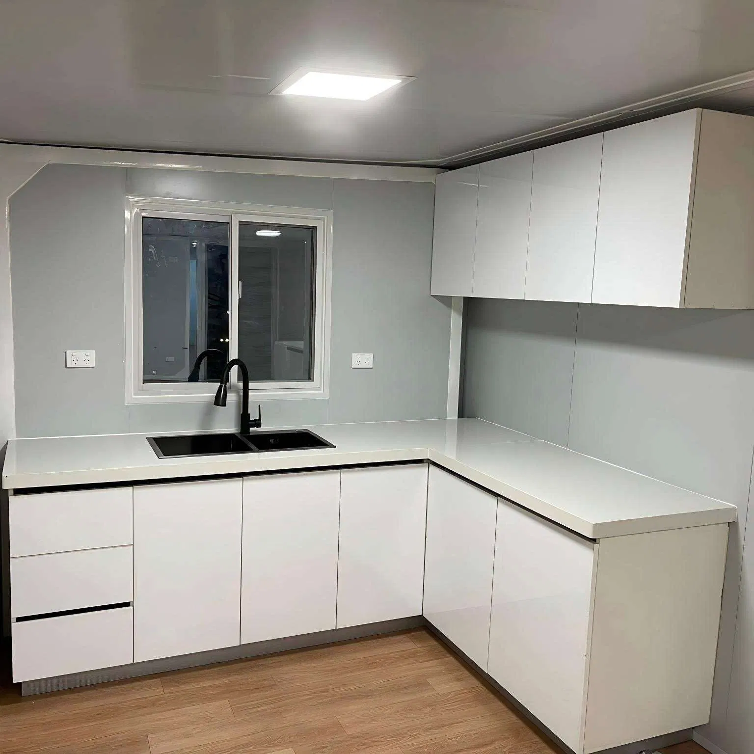 20FT 40FT منزل Modular 2 غرف نوم منزل حاوية قابلة للتوسيع والطوي