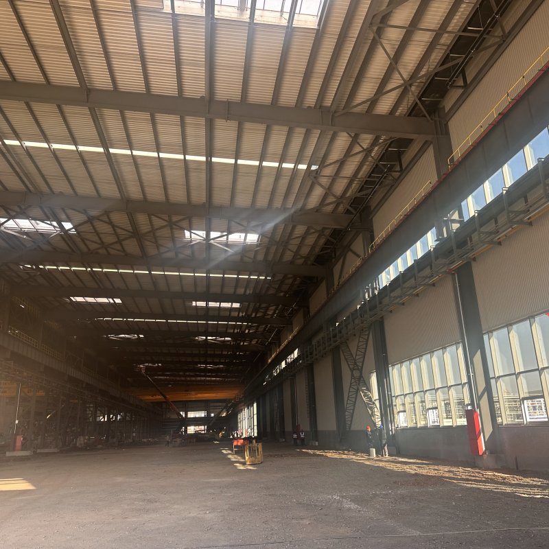 هيكل فولاذي مسبق الصنع مجلفن لمبنى صناعي لتخزين المستودعات وورش العمل وال garages وتخزين المزارع والبناء المعدني المسبق