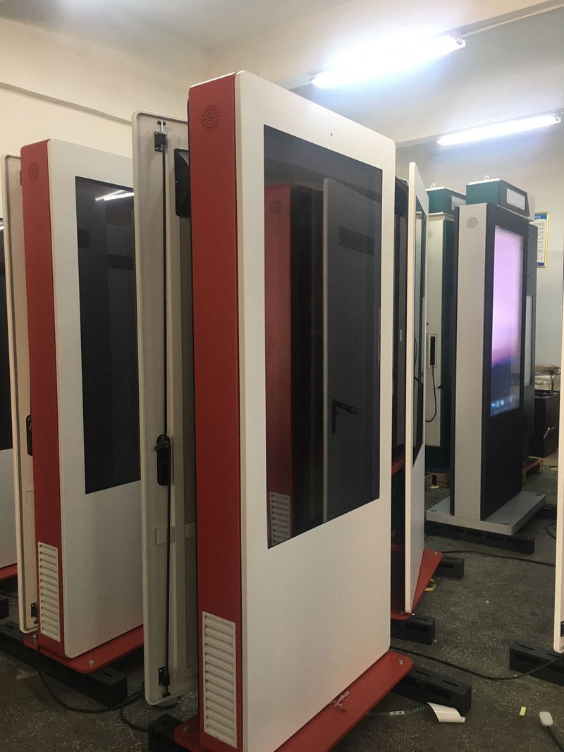 55 كشك إعلانات رقمي قائم على الأرض بشاشة لمسية LCD بحجم إنش واحد، حل شامل