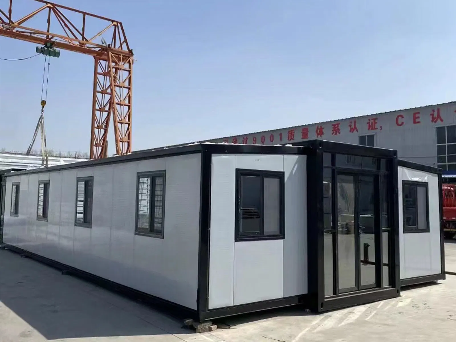 بيت حاوية قابل للطي مع جناح مزدوج تلسكوبي خارجي متعدد الاستخدامات