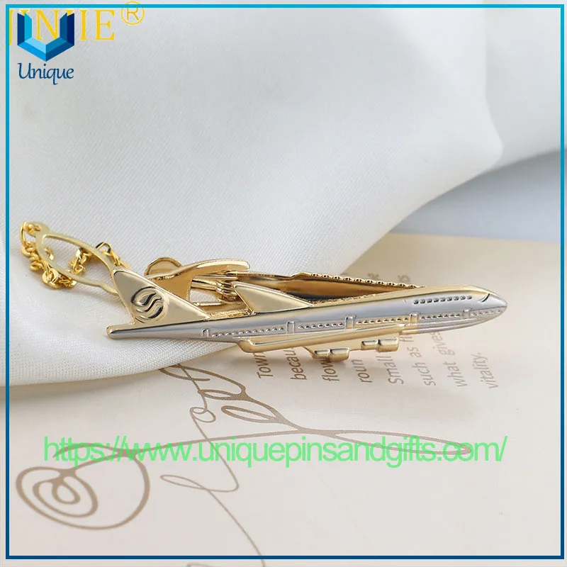 مشبك ربطة عنق طائرة