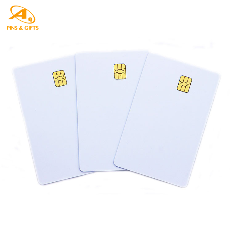 بطاقات هوية شفافة بلاستيكية مخصصة من NXP مصنوعة من PVC مع تقنية NFC 5K وبطاقات RFID وبطاقات ائتمان مسبقة الدفع وبطاقات ذكية RFID وبطاقات شريط مغناطيسي