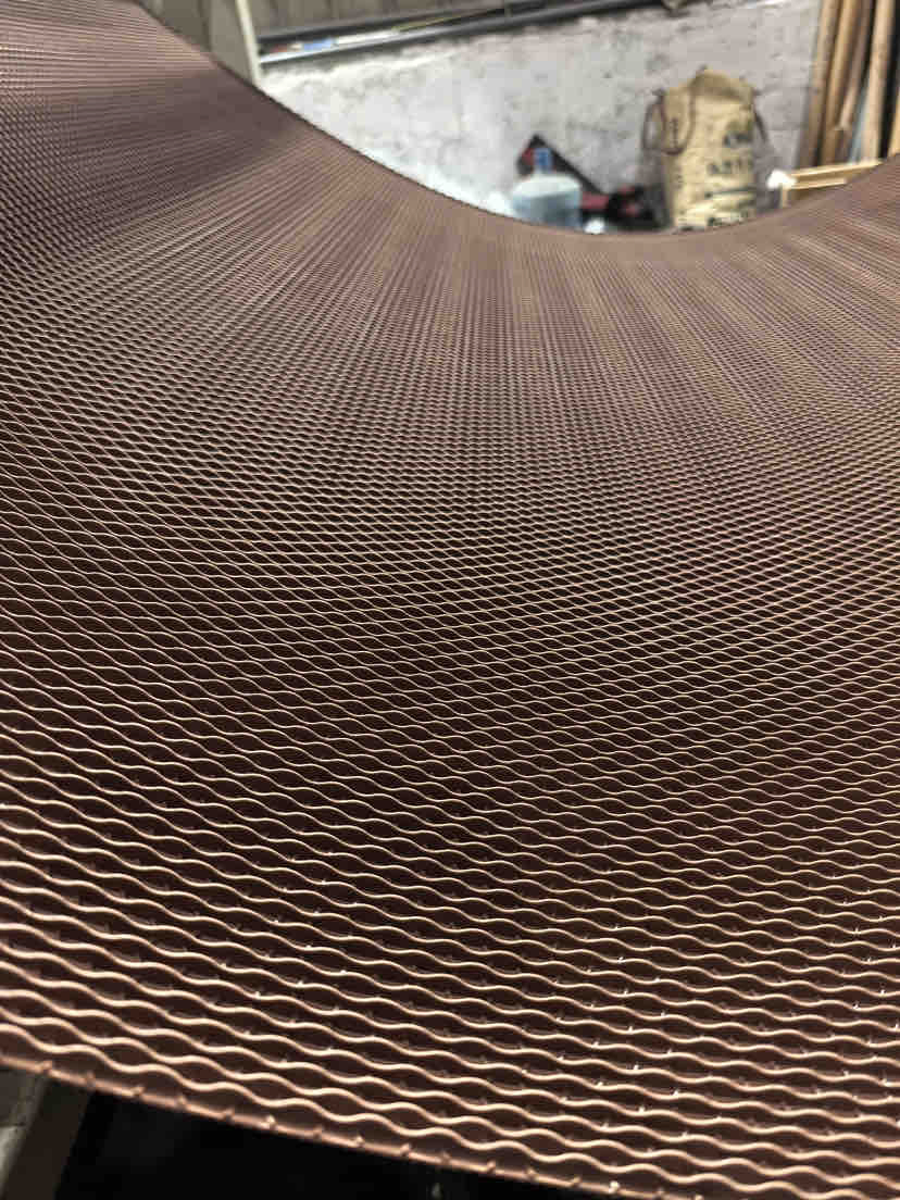 حصيرة صندوق السيارة من PVC المتين بتصميم مخطط للحماية القصوى