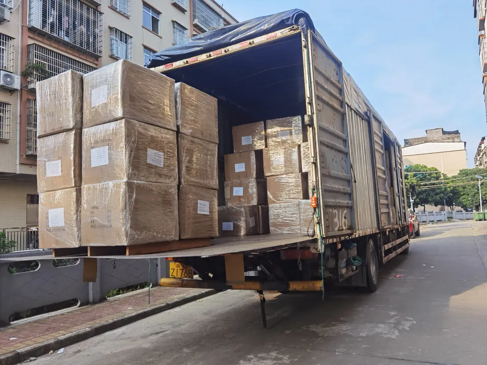 سجاد سيارة PVC لجميع الأحوال الجوية 4PCS مجموعة أمامية وخلفية سجادات أرضية صغيرة على شكل ماسة غير قابلة للانزلاق