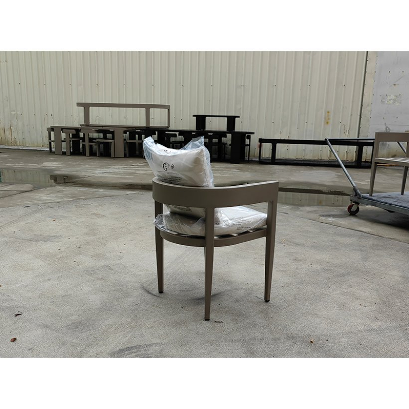 Durable All-Weather High-End Custom Aluminum Outdoor Table Set for Beach Dining