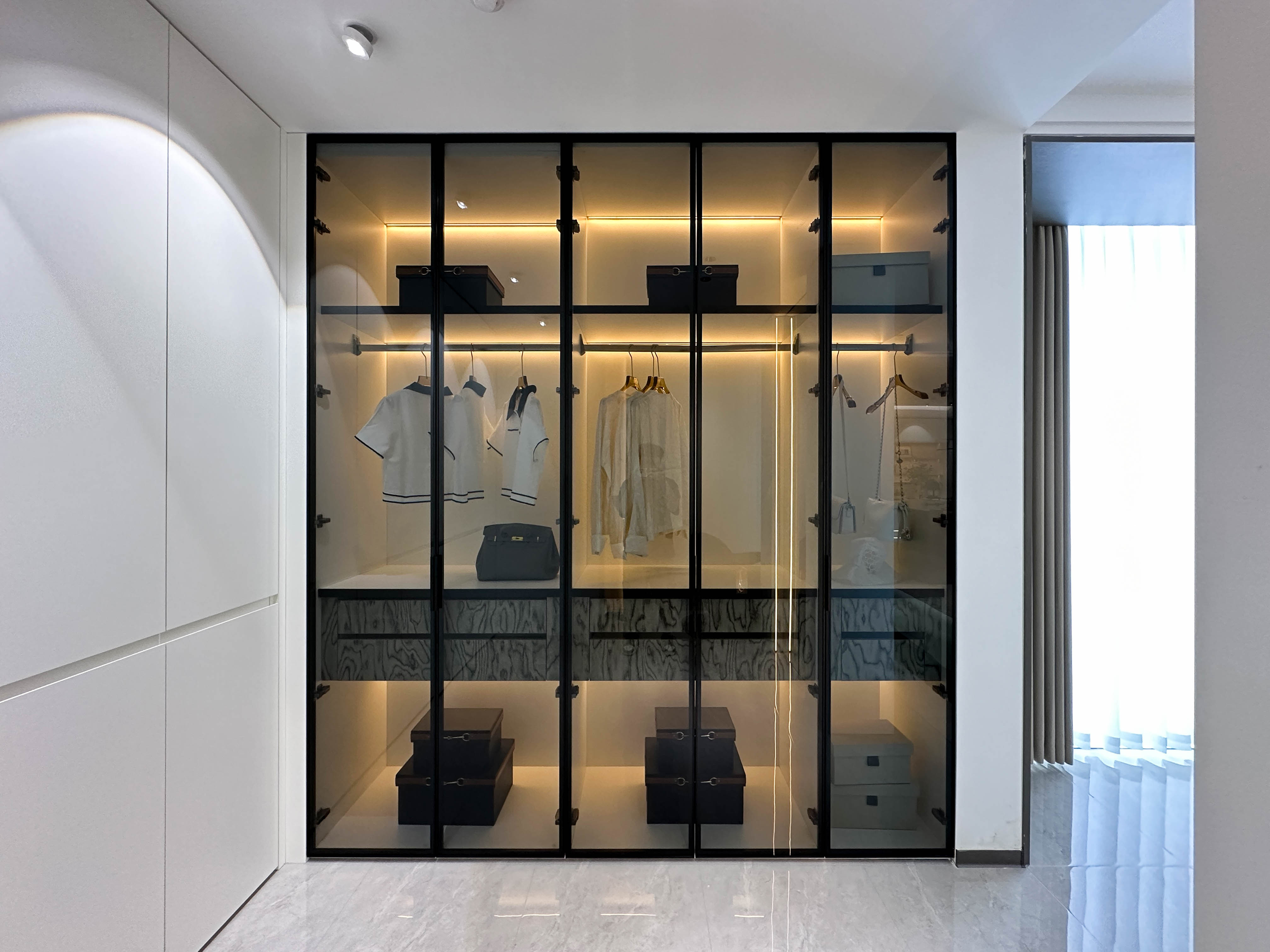 Bedroom Modern Design Glass Door Wardrobe With LED Lighting Bedroom Cabinet MDF/Plywood Closet Minimalist Style Cloth Wardrobe