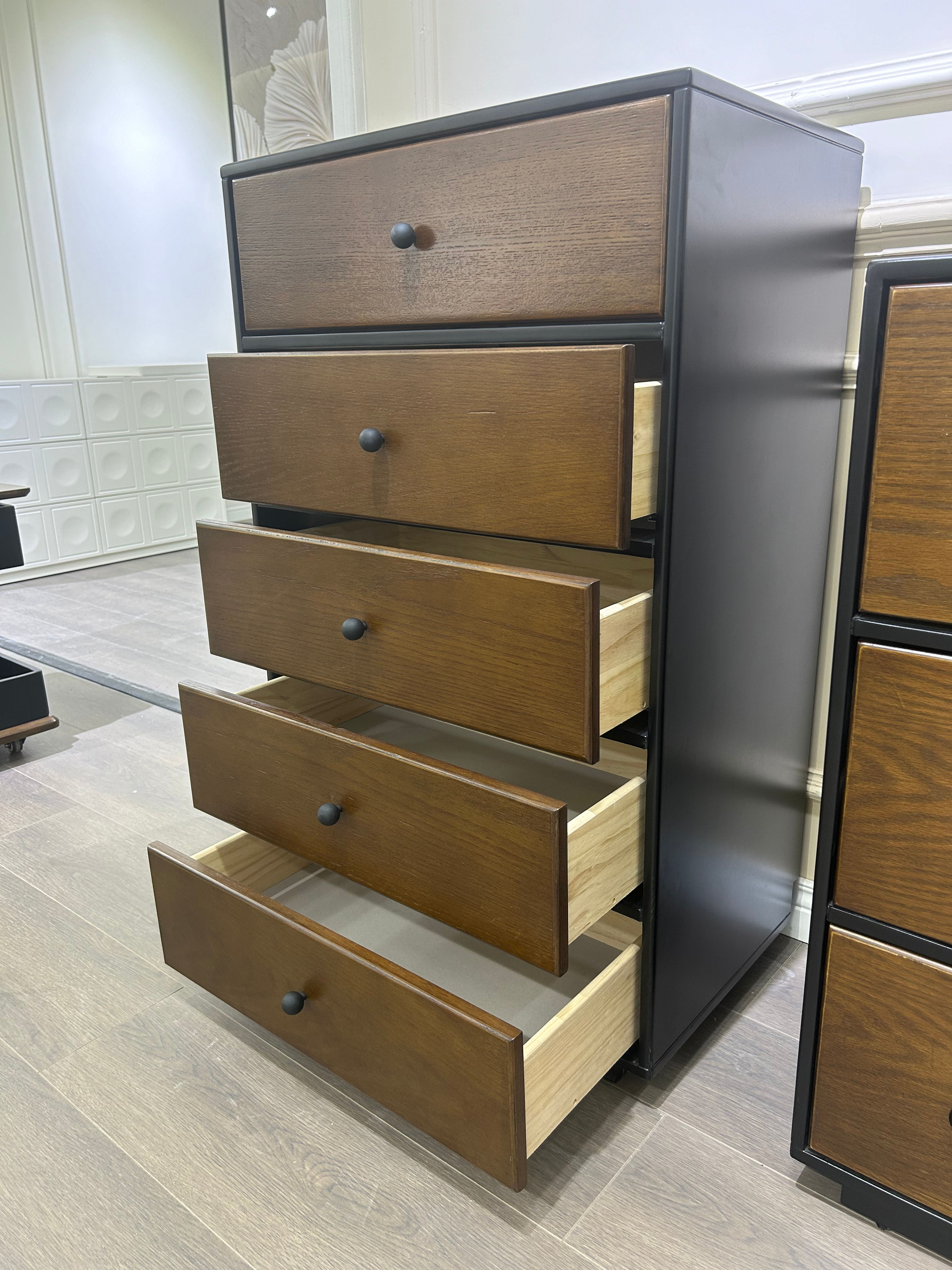 Dressing Cabinet View 3