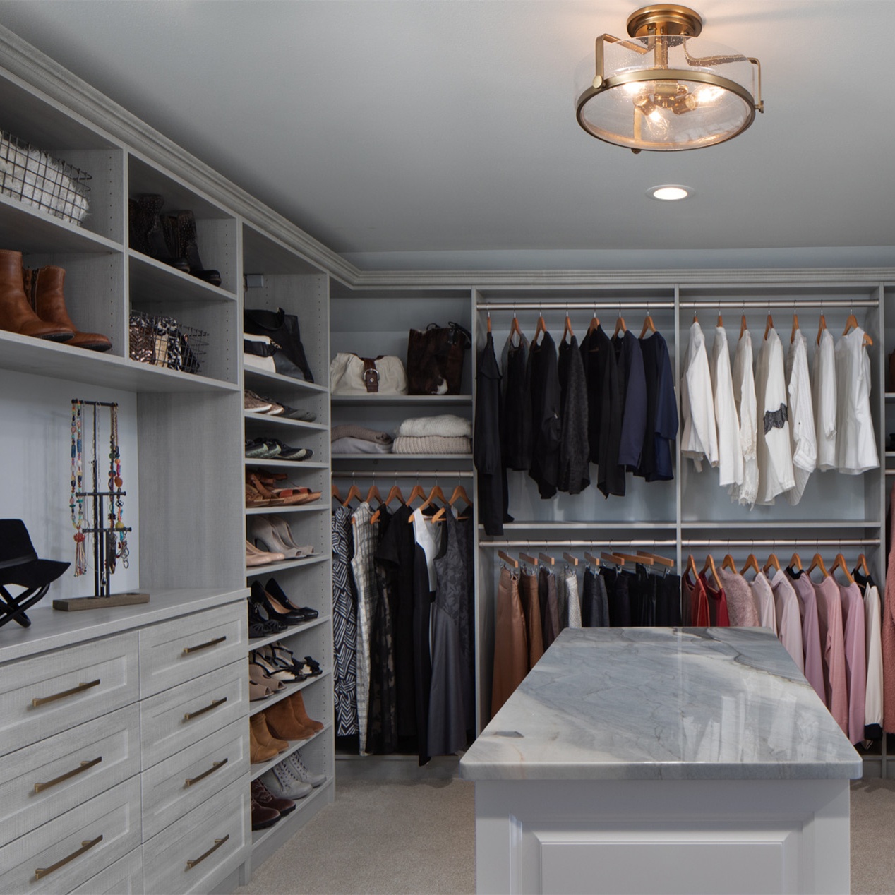 Modern Walk-in Closet System Organizer Multi-functional Save Space Clothes Cabinet Custom New Design Wooden Glass Bedroom Hotel