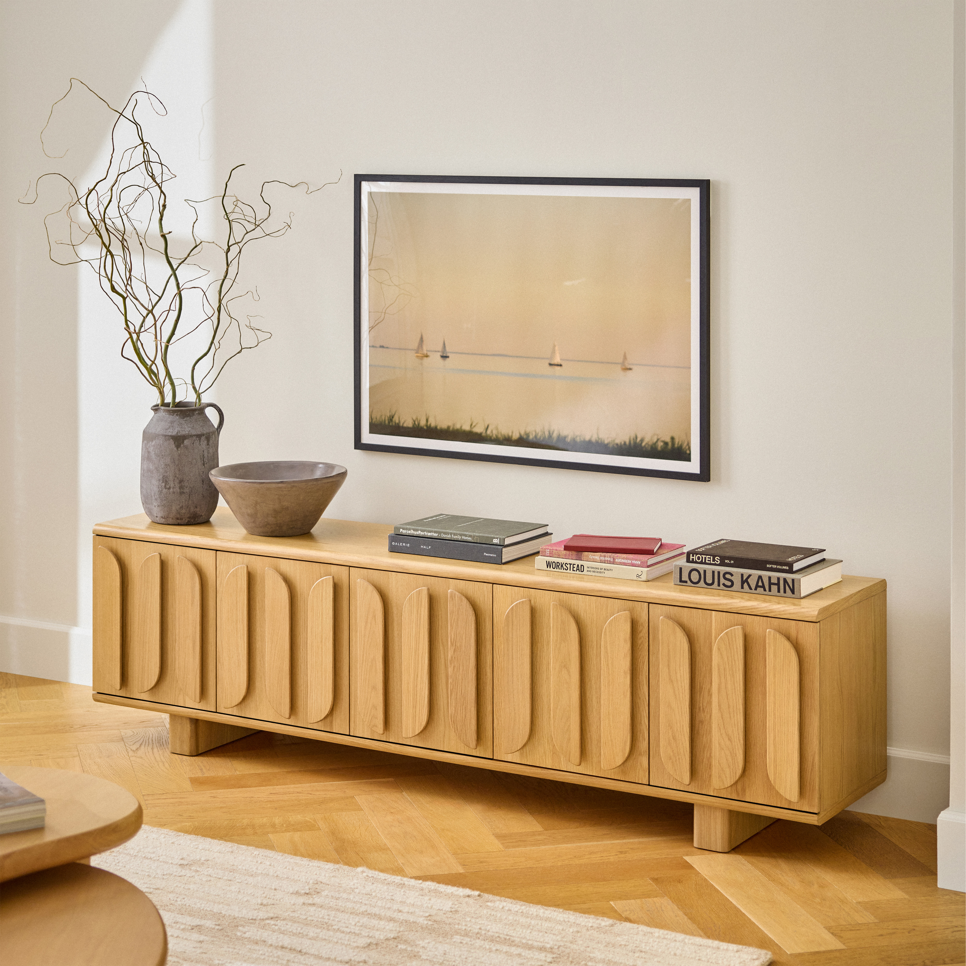 RH High-end Level Modern Wooden TV Stand Fluted Media Console Cabinet Natural Oak Entertainment Center for Living Room Storage