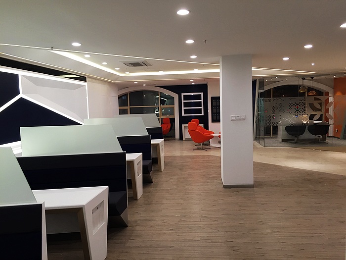 Bank and Retail Seating 4