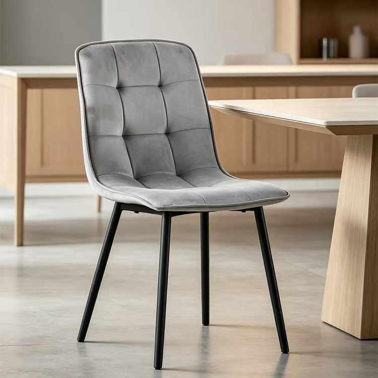 Factory Price Minimalist Design Dining Chair Furniture Modern Hotel Luxury Restaurant Nordic Metal Velvet Dining Room Chairs