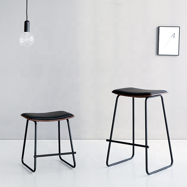 Modern Bar Furniture Kitchen PU Seat Bar Stool for Kitchen Use Bar Chair with Timber Seat