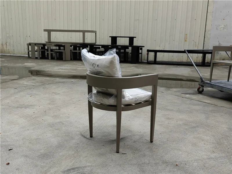Waterproof High-End Custom Aluminum Outdoor Table Set for Dining Patio