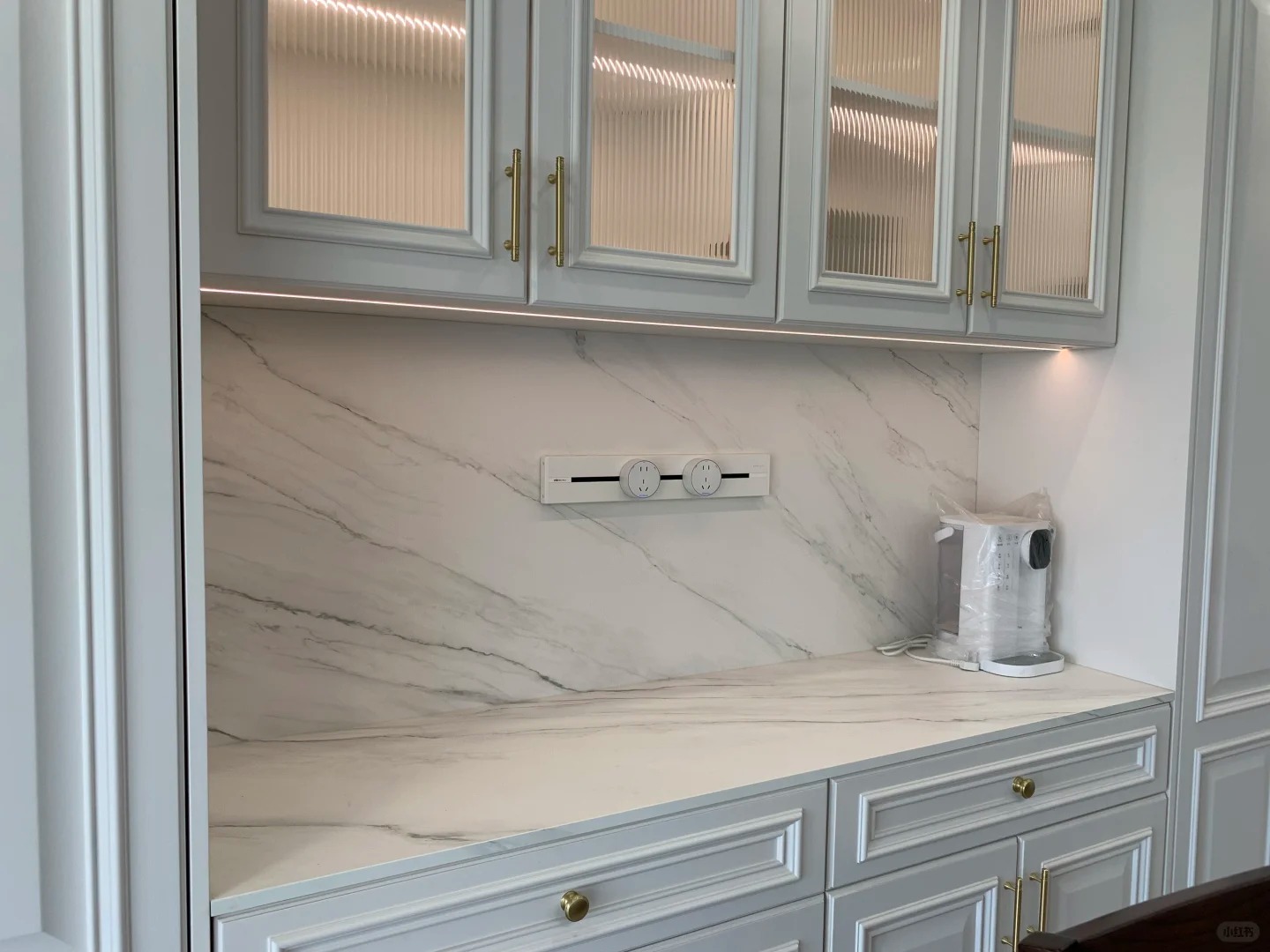 Modern Multi-Functional Dining Cabinet for Living Room Dining Room Furniture Fashion Sideboard Cabinet