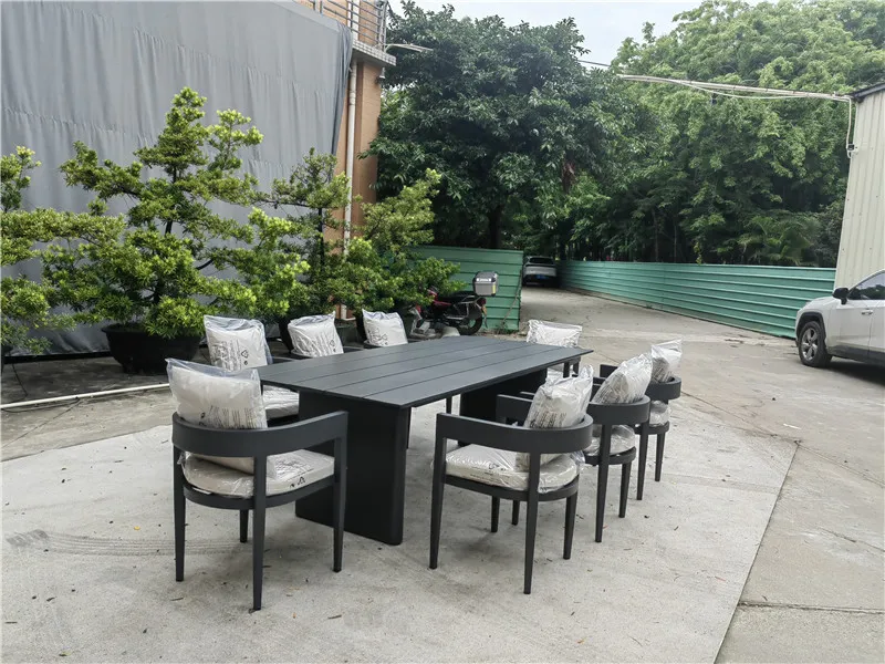 Outdoor Table Detail 3