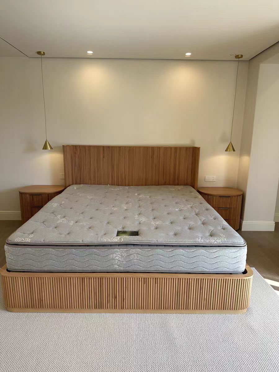 Solid American Red Oak Wood Wall Bed Platform Bed Modern Simple Durable Construction King Size Custom High Wedding Bed