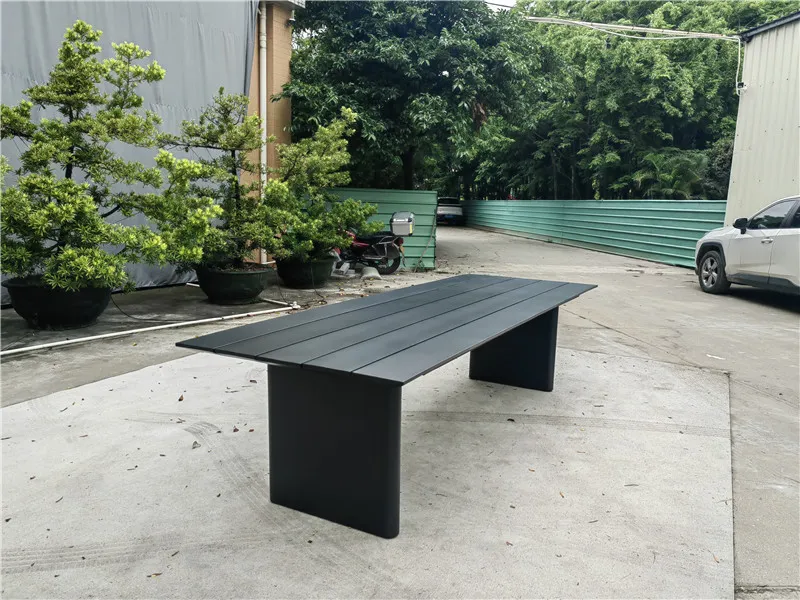 Outdoor Table Detail 7