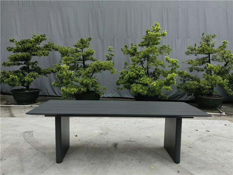 Outdoor Table Detail 8