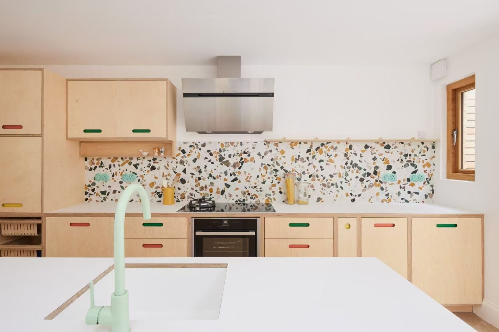 Marine Plywood Custom Kitchen Cabinets Waterproof Moistureproof Modern Minimalist Ample Storage Custom Size Color