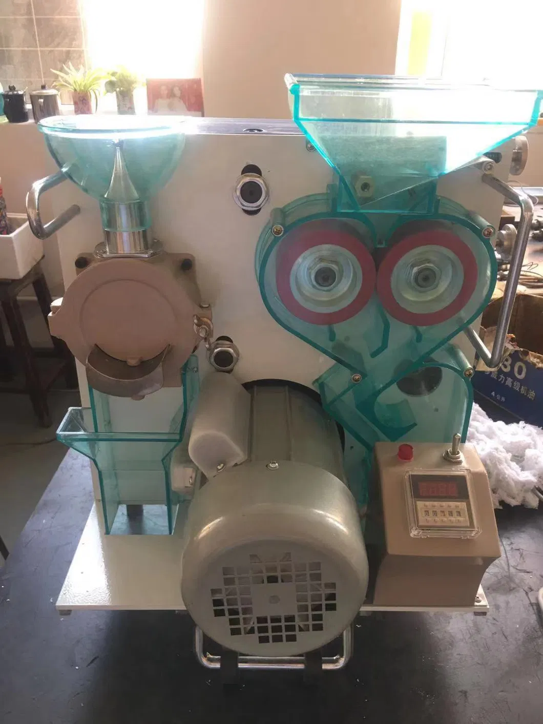 Jgmj8098 Máquina de prueba para laboratorio, uso de mini descascaradora de arroz, descascaradora de arroz, máquina de cáscara de arroz a pequeña escala