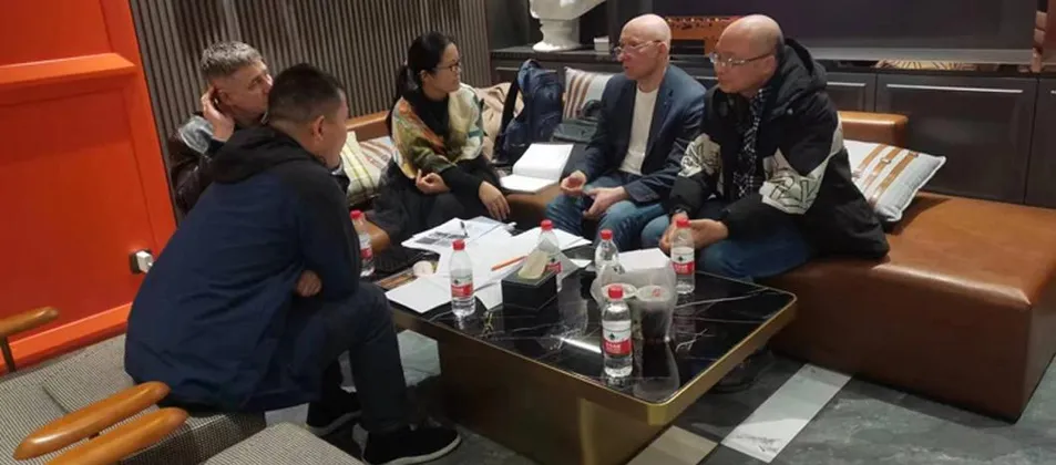 Comunicación con cliente en fábrica