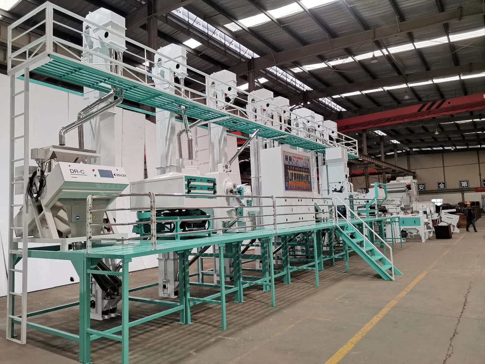 Fabricante de molienda de arroz de alta calidad en China suministra planta de molino de arroz de la serie con capacidad 40 toneladas por día