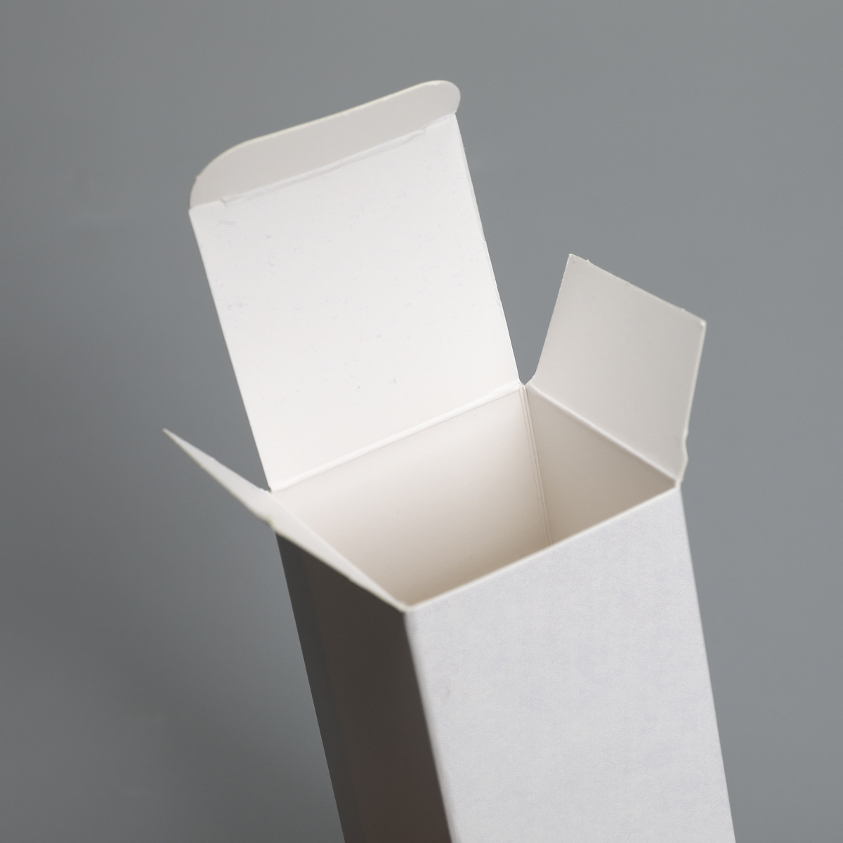 Retail-Ready Reusable White Cardboard Box | High-End Product Packaging | MOQ 500 Pcs