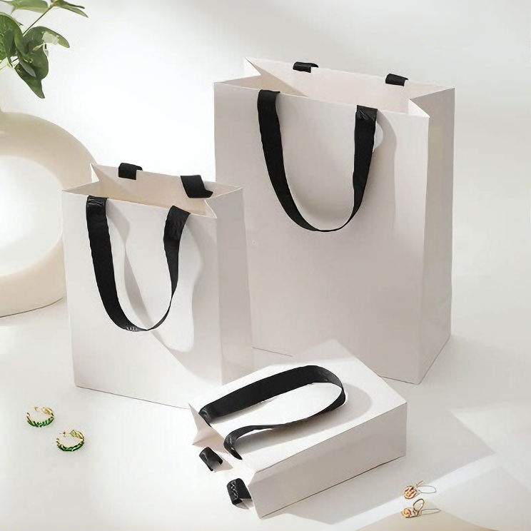 Custom Logo Printed Luxury High End White Art Paper Recyclable Jewelry Clothing Shoes Packaging Gift Shopping Bag