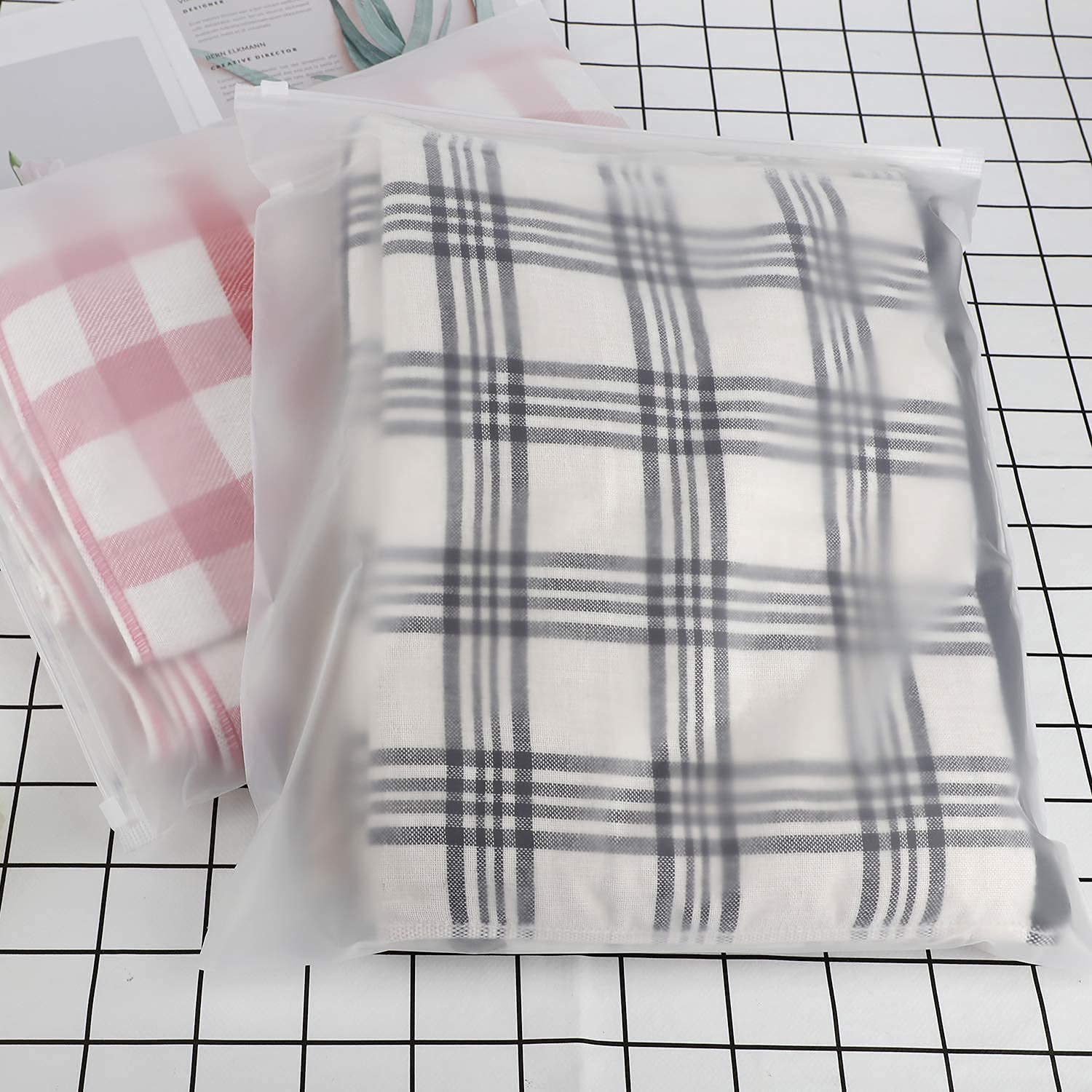 Hot Selling Matte Transparent PE Zipper Resealable Ziplock Bag for Clothes Packaging in Supermarkets and Exhibitions