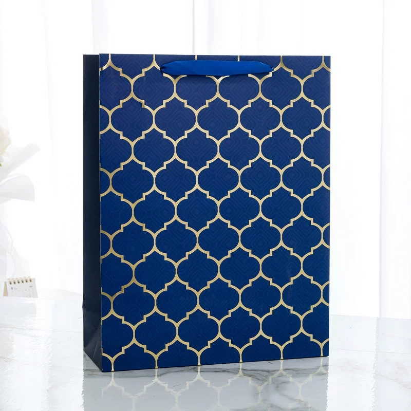 Luxury Custom Printing Unique Design White Cardboard Paper Bag with Ribbon Handles Gold Foil Gift Shopping Bags