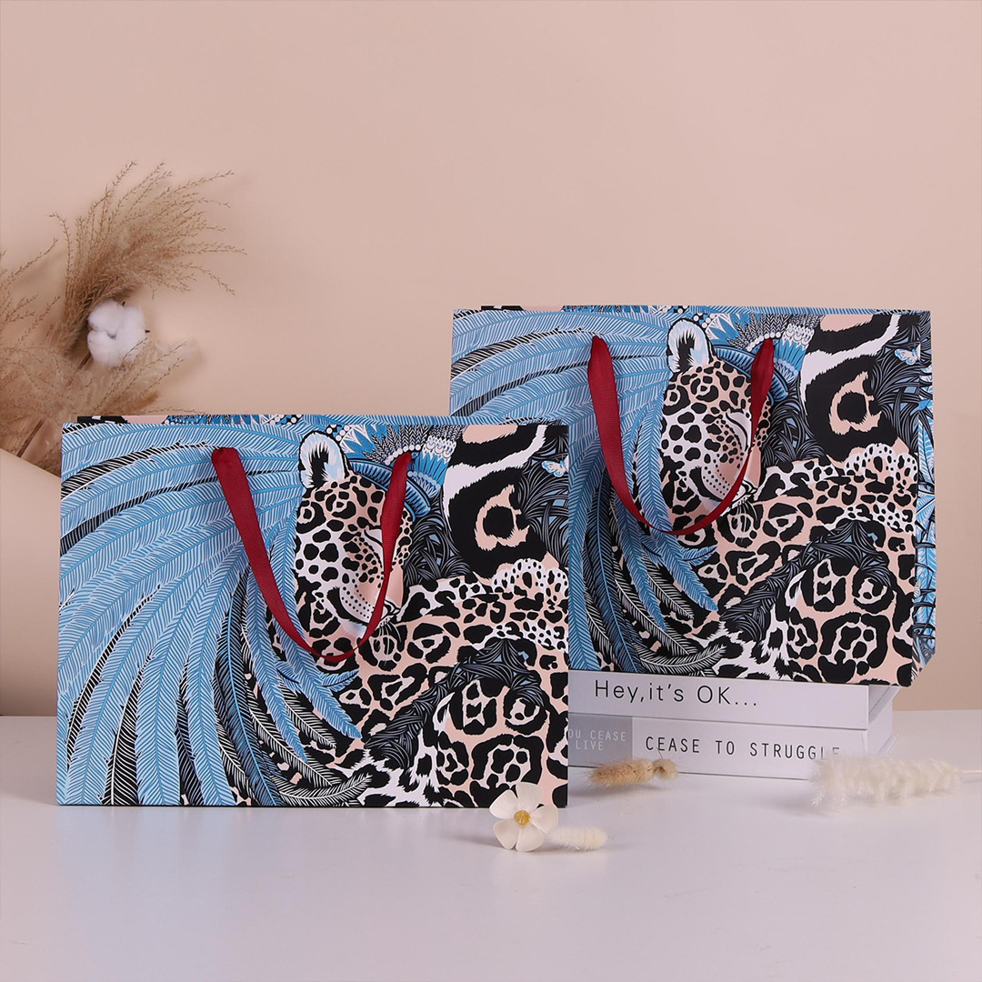 Paper Gift Bag Display 5