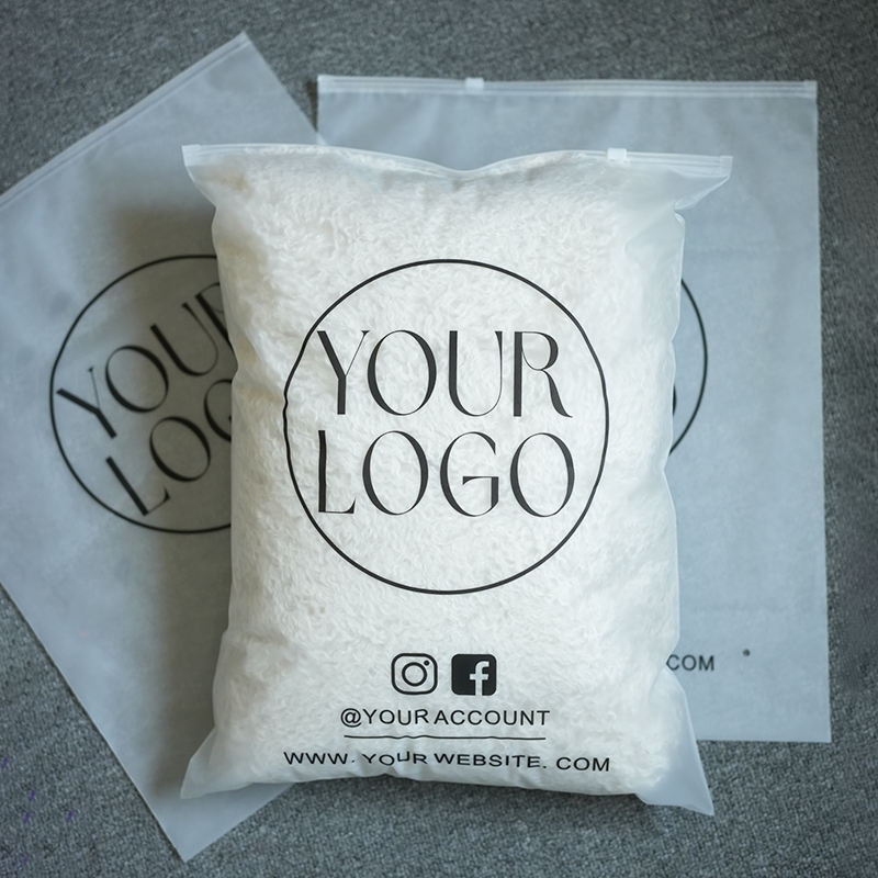 Luxury Custom Logo Clothing Bags Transparent Poly Zip Lock Packaging PE Material for Clothes &amp; Zipper Bags Plastic Packing Bags