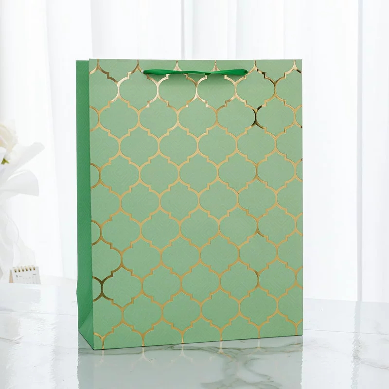 Luxury Custom Printing Unique Design White Cardboard Paper Bag with Ribbon Handles Gold Foil Gift Shopping Bags