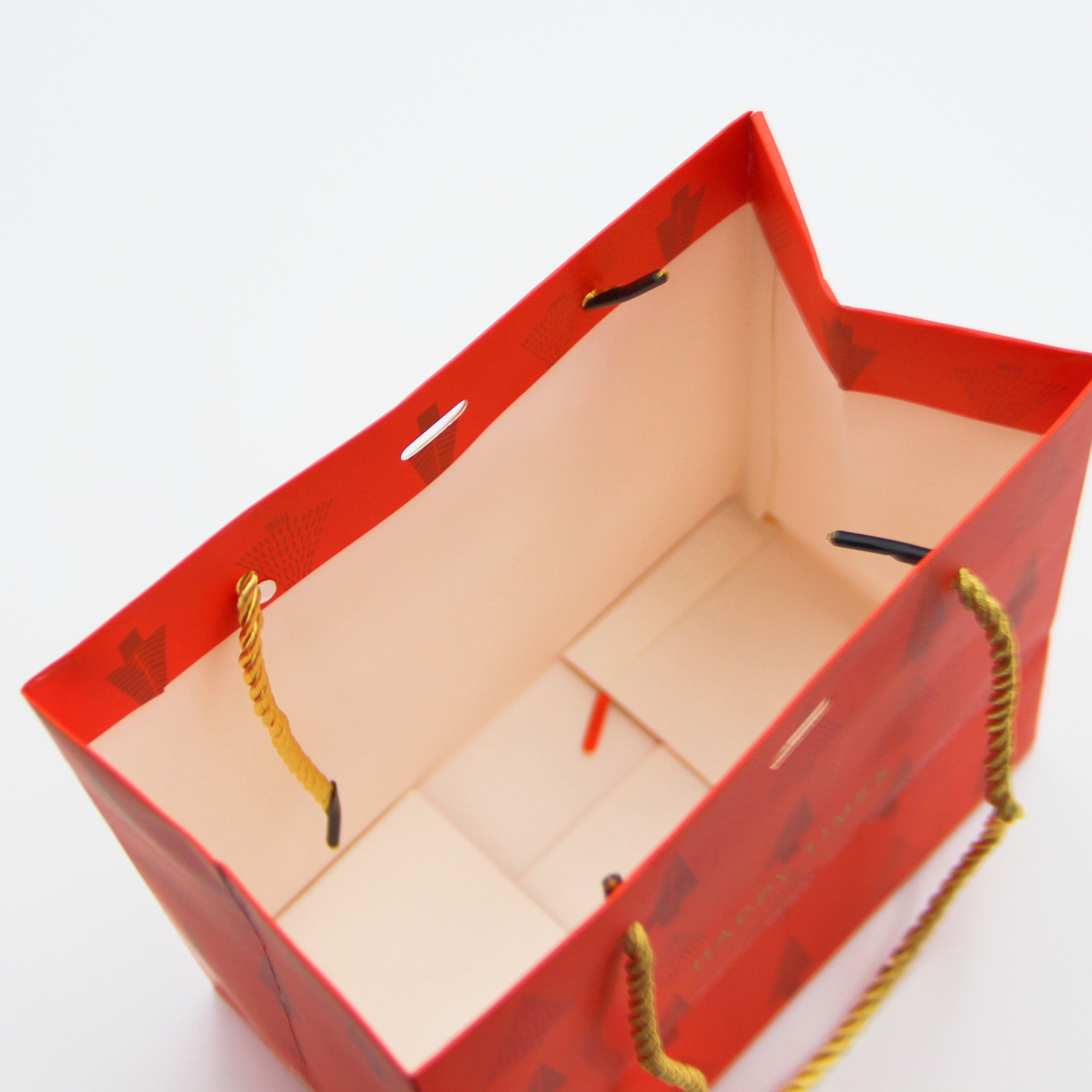 Eco Friendly Luxury Recyclable Kraft Paper Bag Custom Logo Printed Lamination Embossing for Packaging