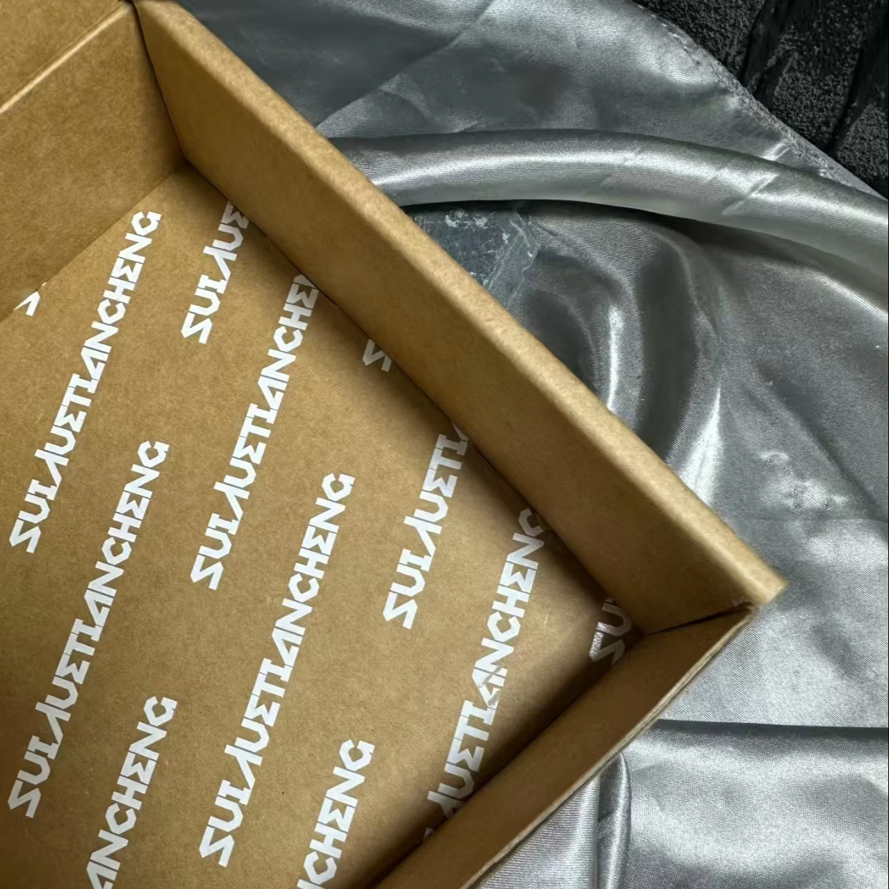 Customized Corrugated Paper Boxes in Brown Color Foldable Packaging Boxes and Shipping Box for Used for Logistics Transportation