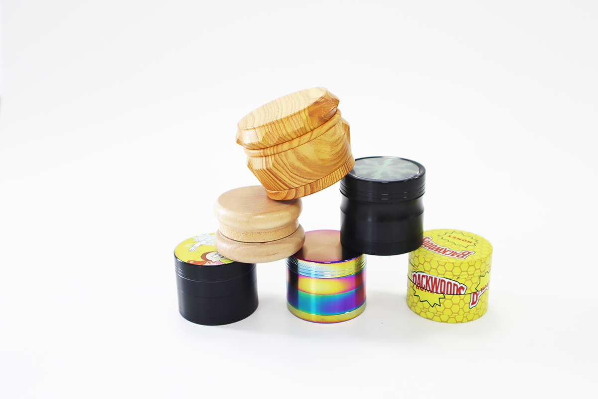 Hot Selling Product Custom Logo 4 Parts Four Layers Tobacco Herb Dry Flower Grinder Customized Design Printing Printed Grinders