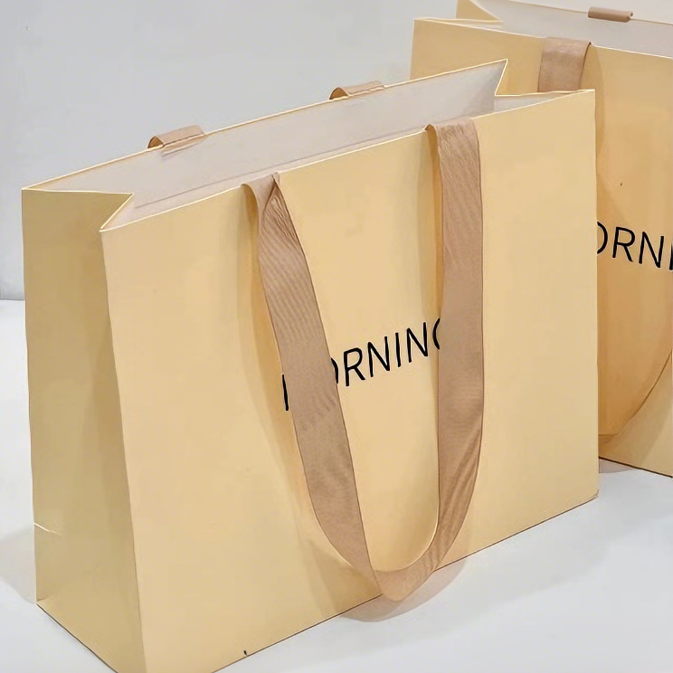 Custom Logo Printed Luxury High End White Art Paper Recyclable Jewelry Clothing Shoes Packaging Gift Shopping Bag