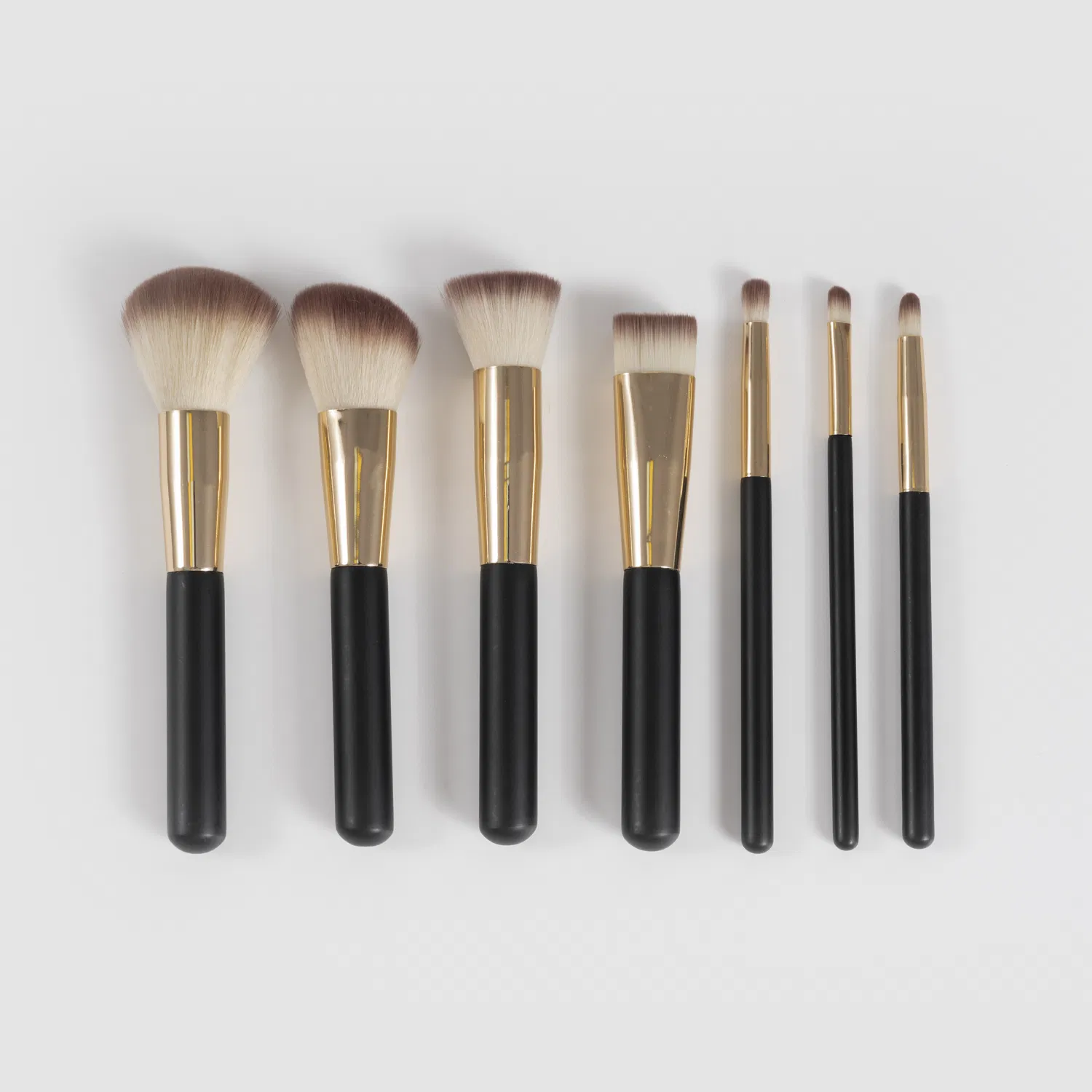 Smooth Non Sticky Powder Skin Friendly Non Poking Face Multi Purpose Makeup Brush Set