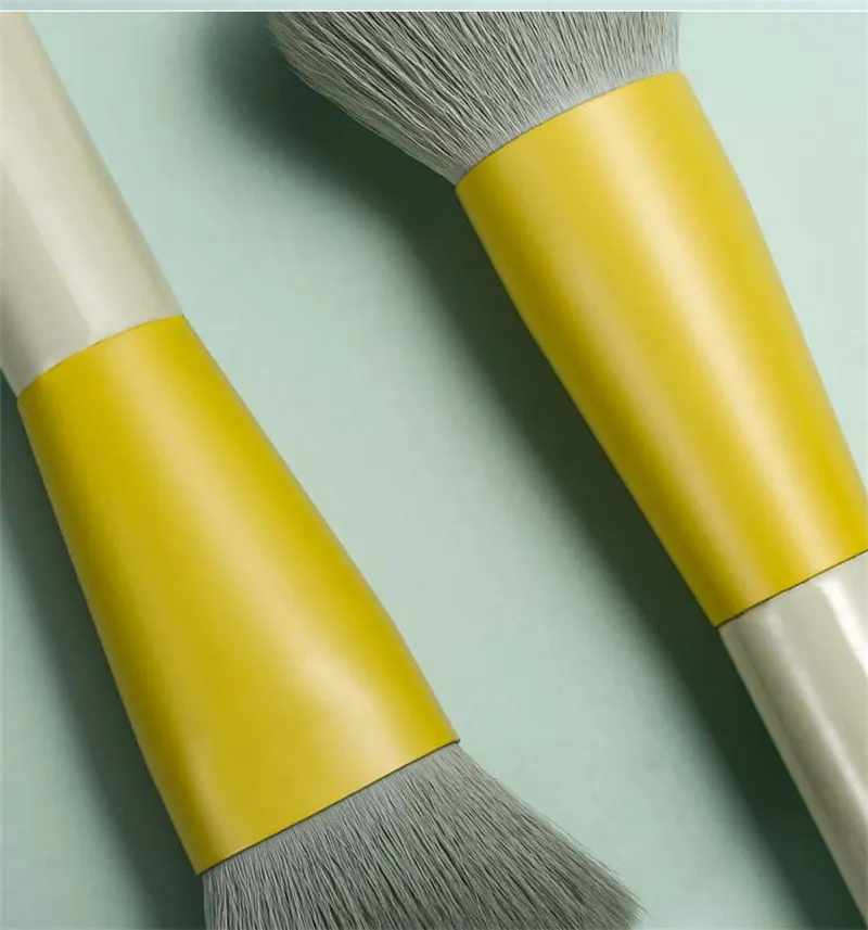 Brush Detail 4