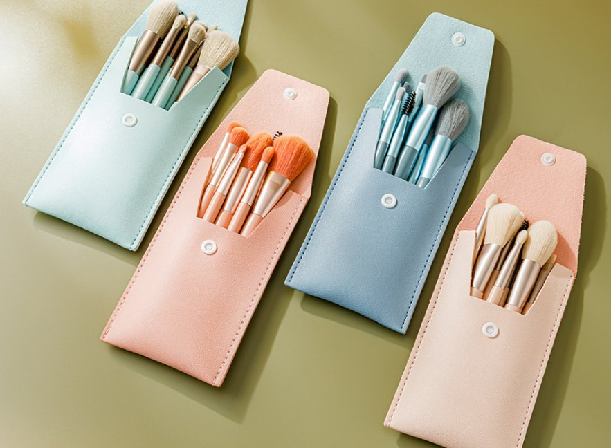 4 Colors Top Sale Beginner Makeup Brush Set with PU Bag 8PCS in One Portable Cosmetics Kit